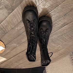 Danner black Acadia 8" /10.5 D